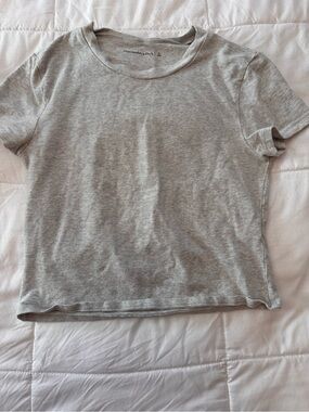 Abercrombie cropped t shirt